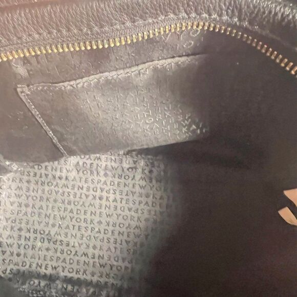 Kate Spade Pebbled Leather Crossbody - GUC - - Picture 8 of 12